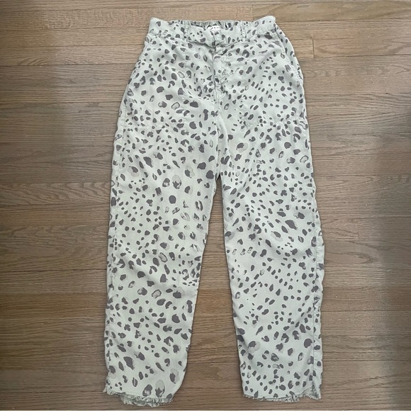 Anthropologie Cloth & Stone Green Animal Print Frayed Straight Leg Pants Size M - Picture 3 of 11